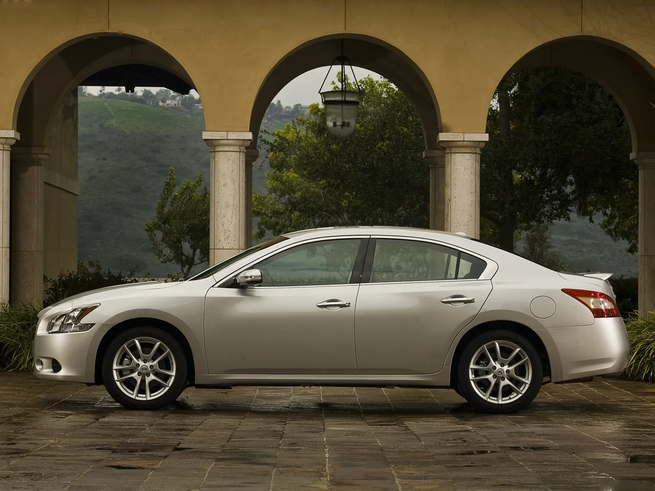 Nissan Maxima (2009) – boční profil