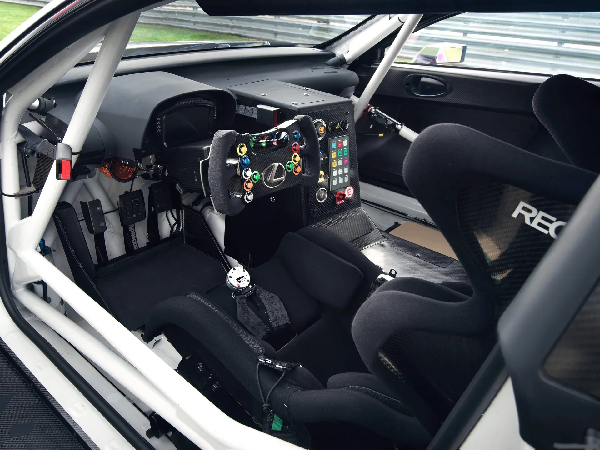 Lexus RC F GT3 (2017) – interiér