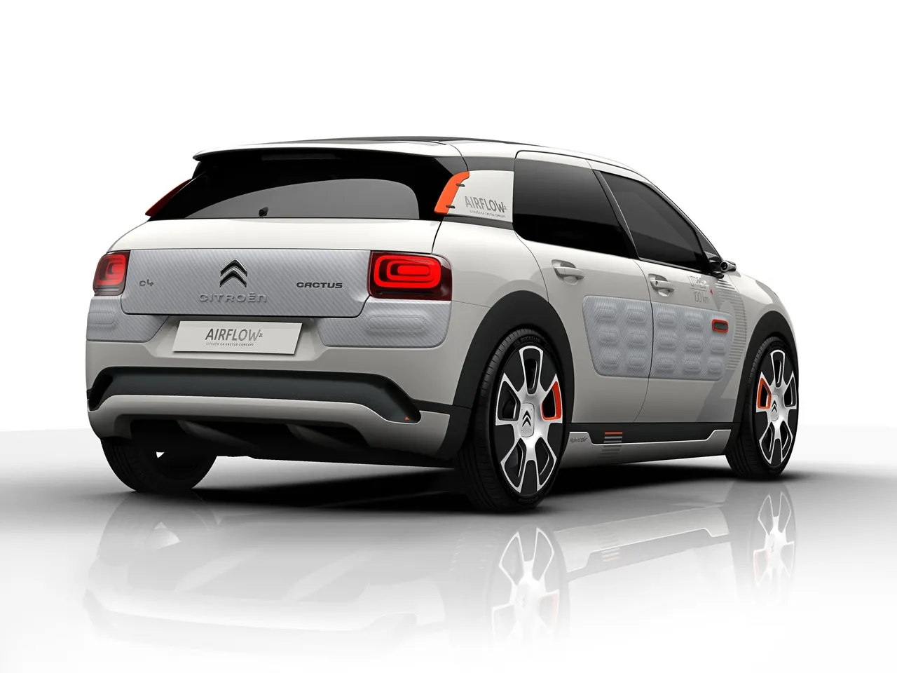 Citroen C4 Cactus Airflow 2L Concept (2014) – zadní tříčtvrteční pohled