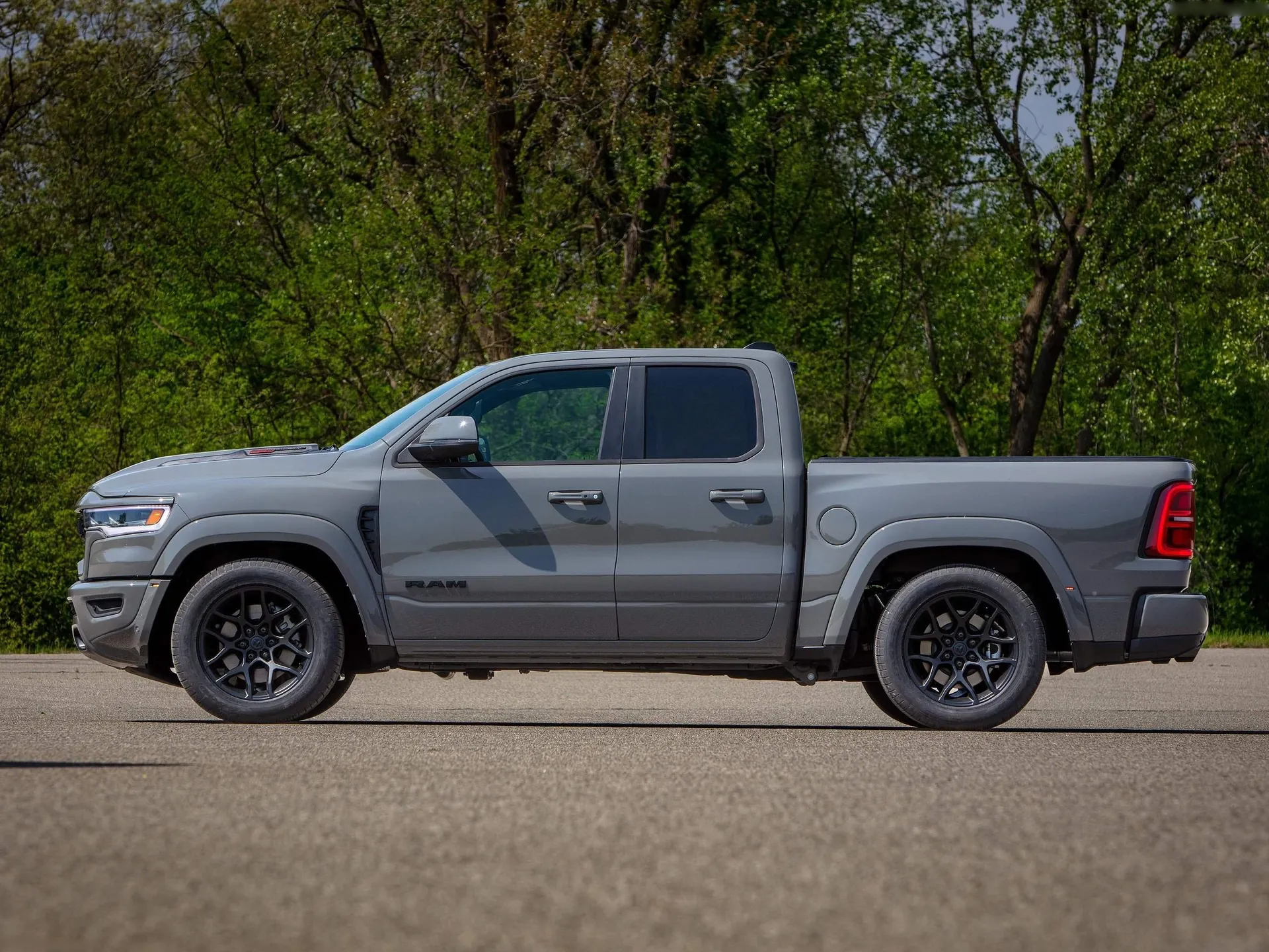Ram 1500 Rumble Bee (2027) – boční profil