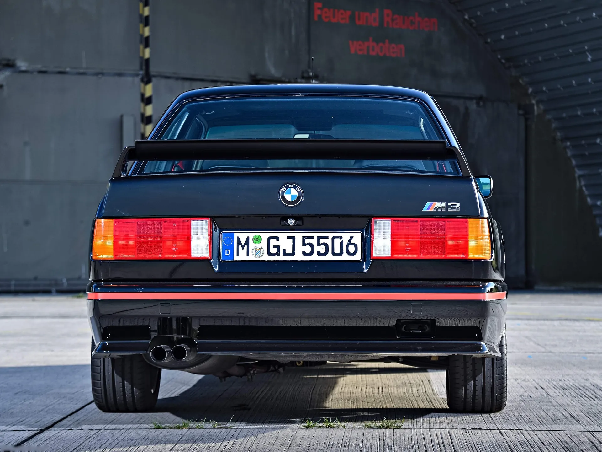 BMW M3 Sport Evolution (1990) – zezadu