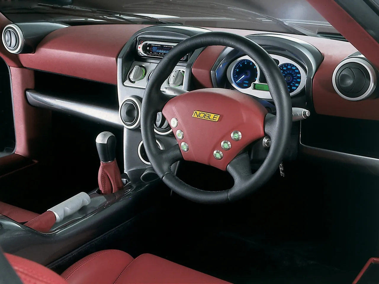 Noble M14 (2004) – interiér