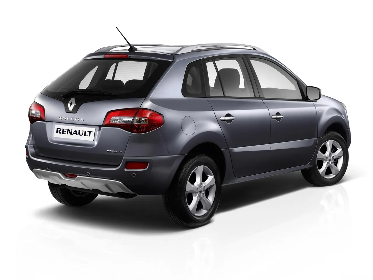 Renault Koleos (2009) – zadní tříčtvrteční pohled