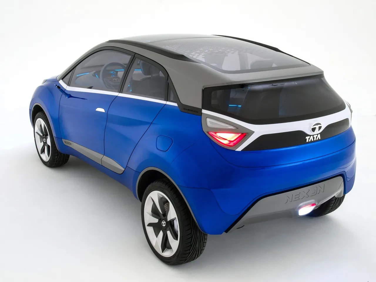 Tata Nexon Concept (2014) – zadní tříčtvrteční pohled