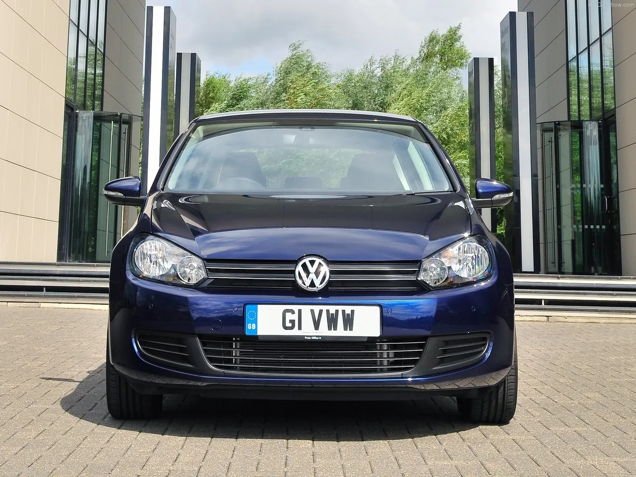 Volkswagen Golf (2009) - Front