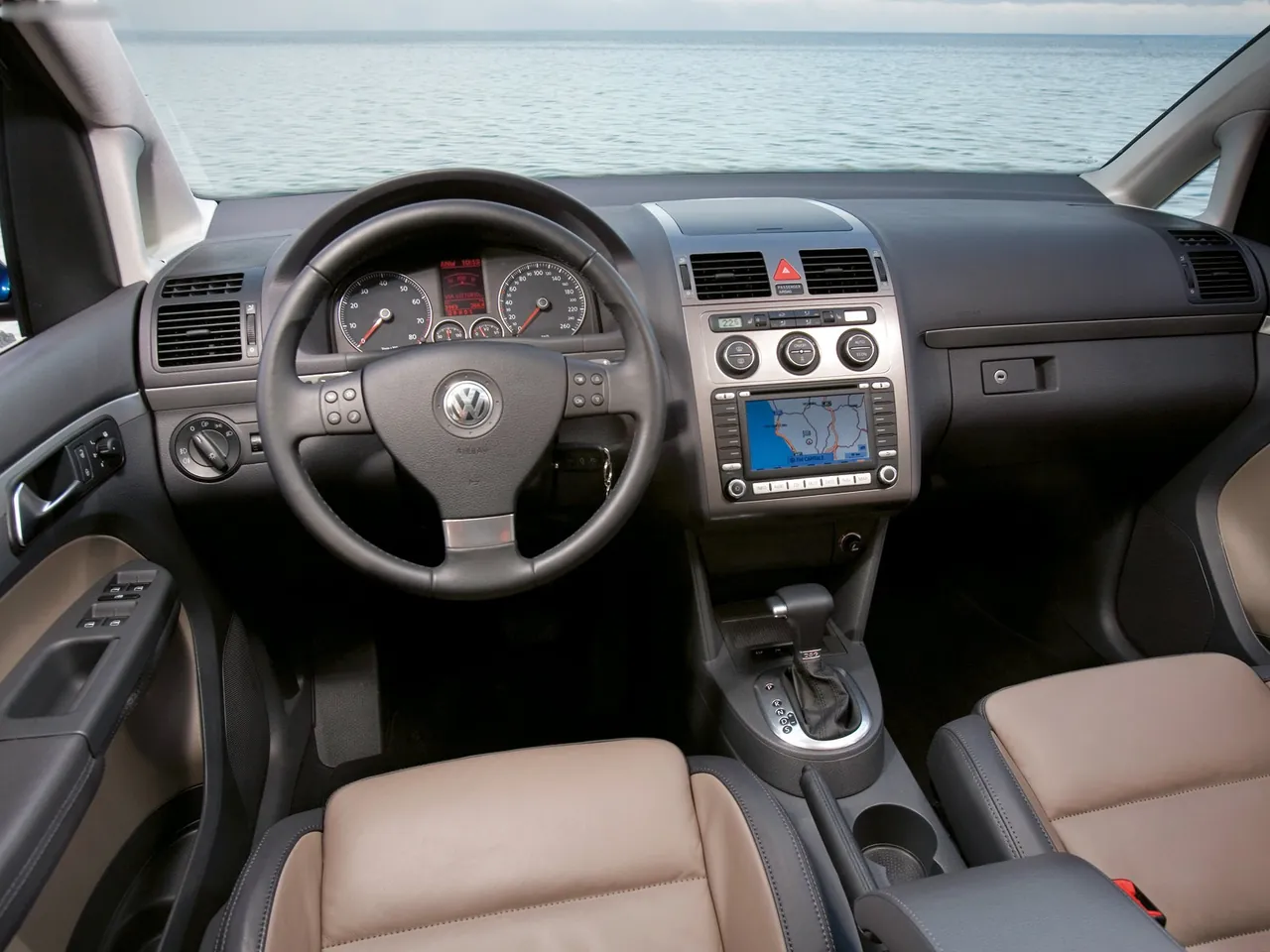Volkswagen Touran (2007) – interiér