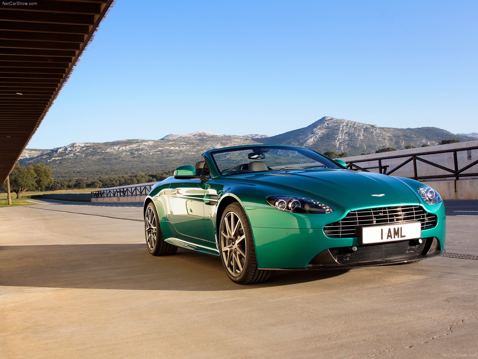 Aston Martin V8 Vantage S Roadster (2012)