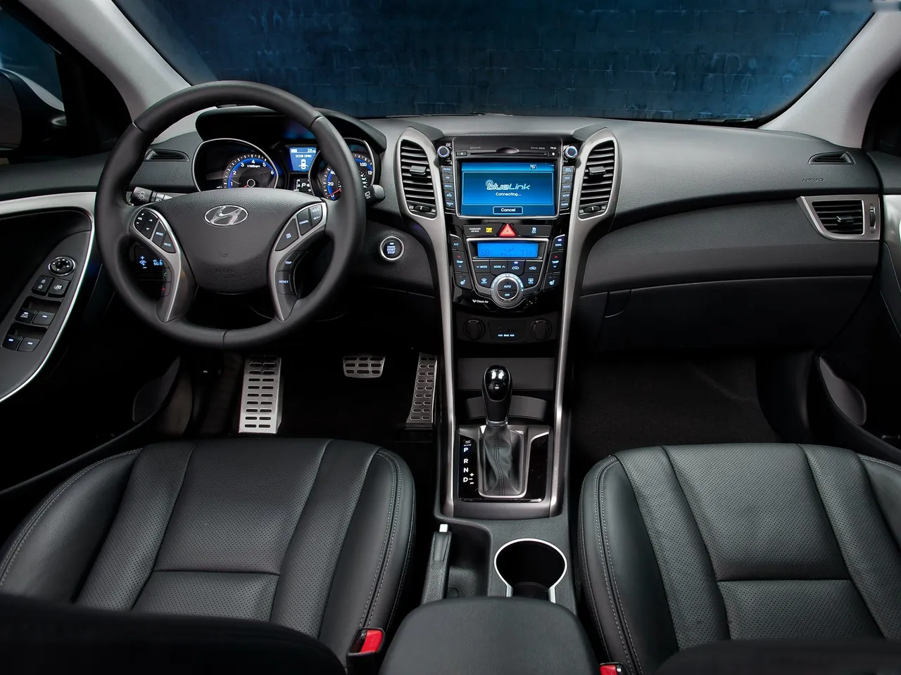 Hyundai Elantra GT (2013) – interiér