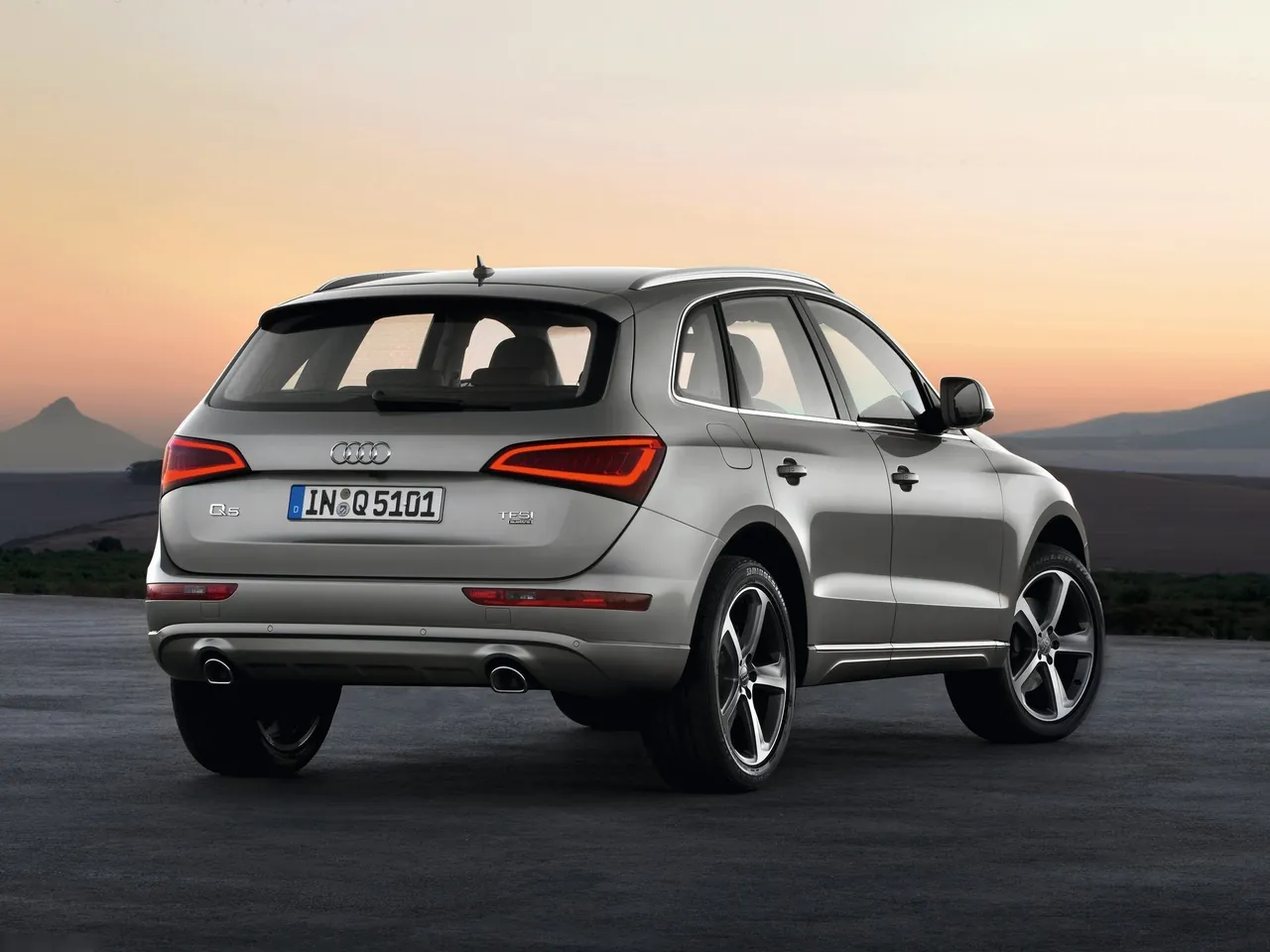 Audi Q5 (2013) – zadní tříčtvrteční pohled