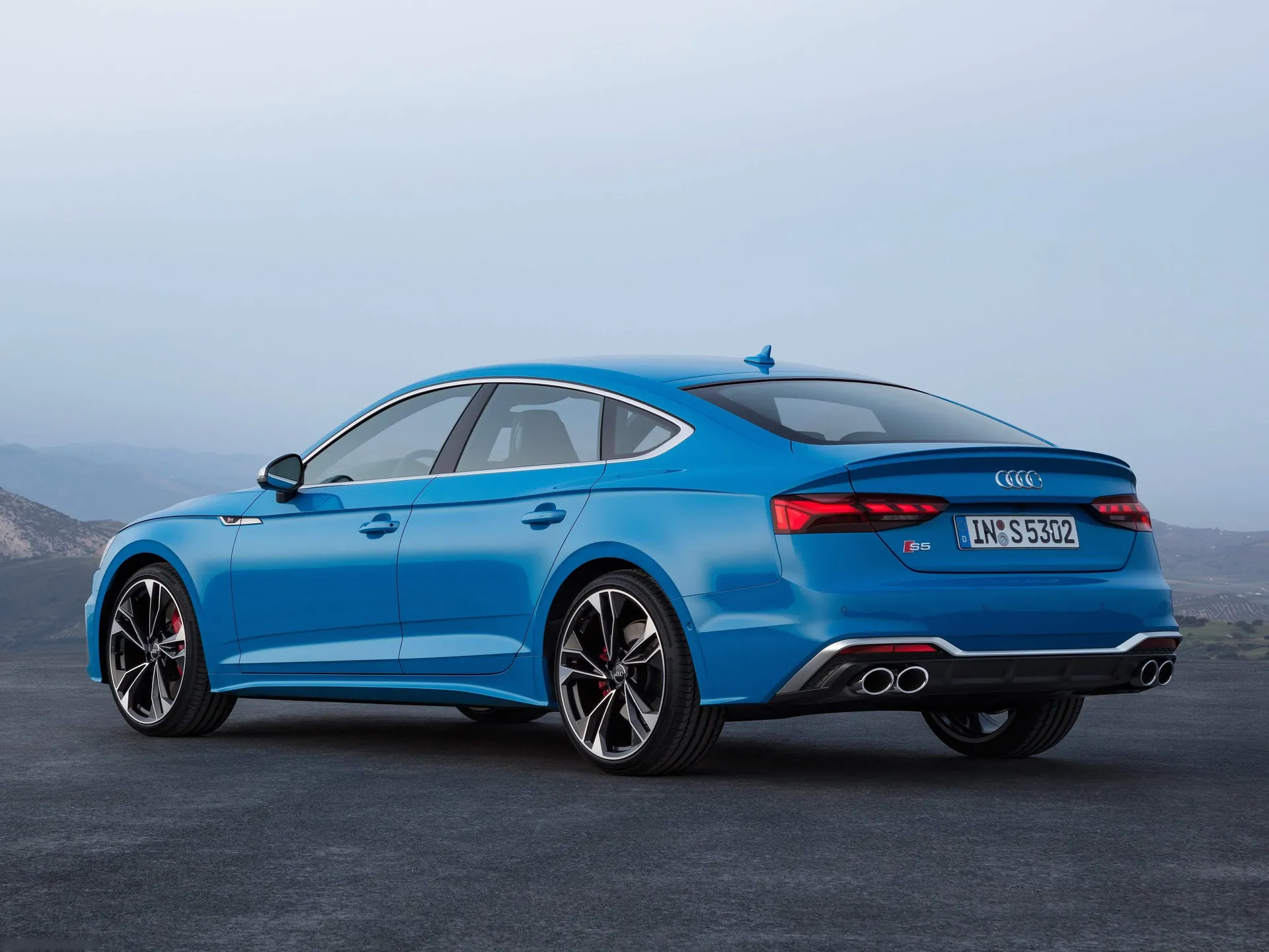 Audi S5 Sportback TDI (2020) – zadní tříčtvrteční pohled