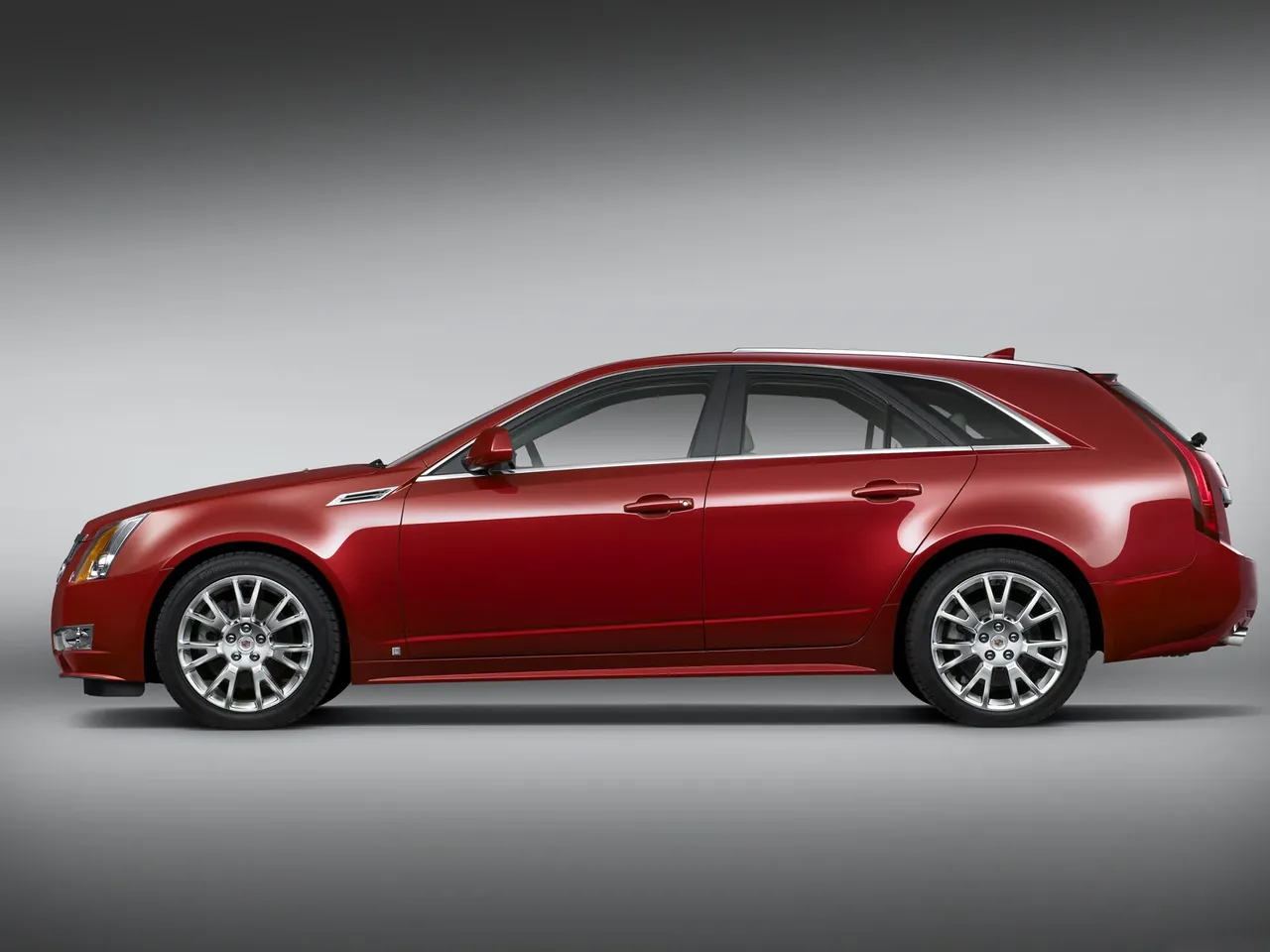 Cadillac CTS Sport Wagon (2010) – boční profil
