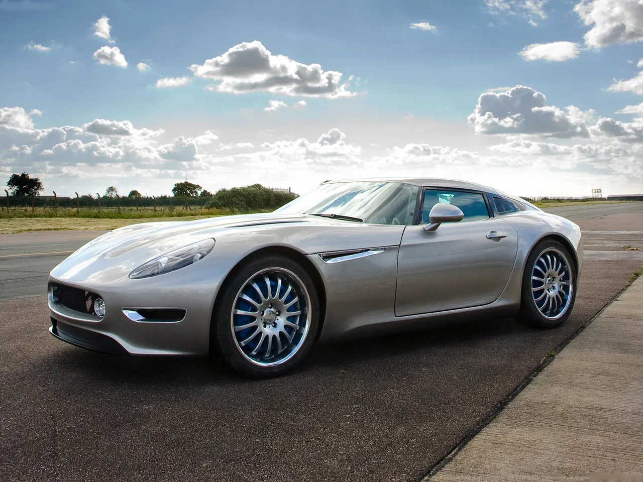 LCC Lightning GT (2009)