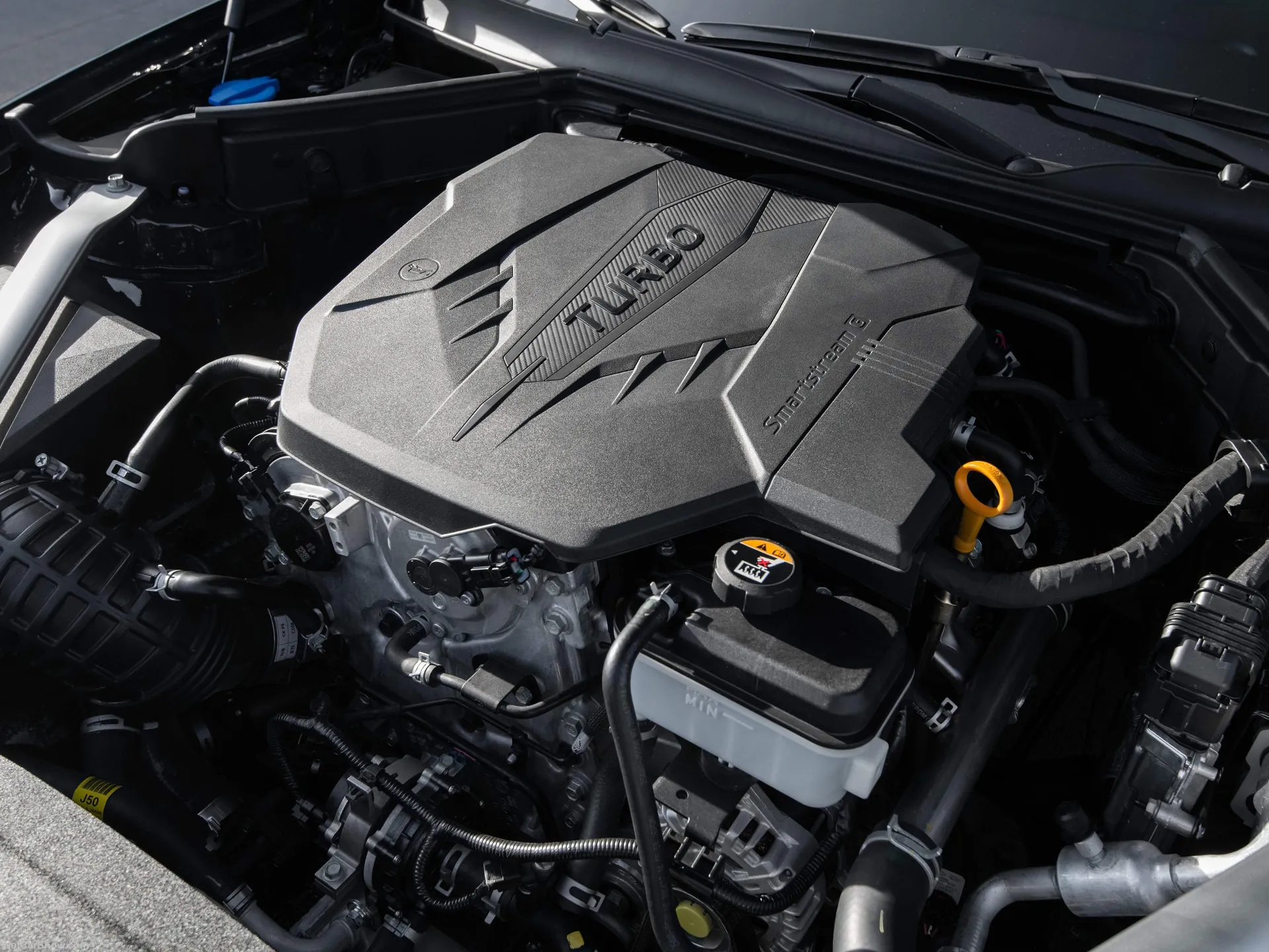 Kia Stinger (2022) – motorový prostor