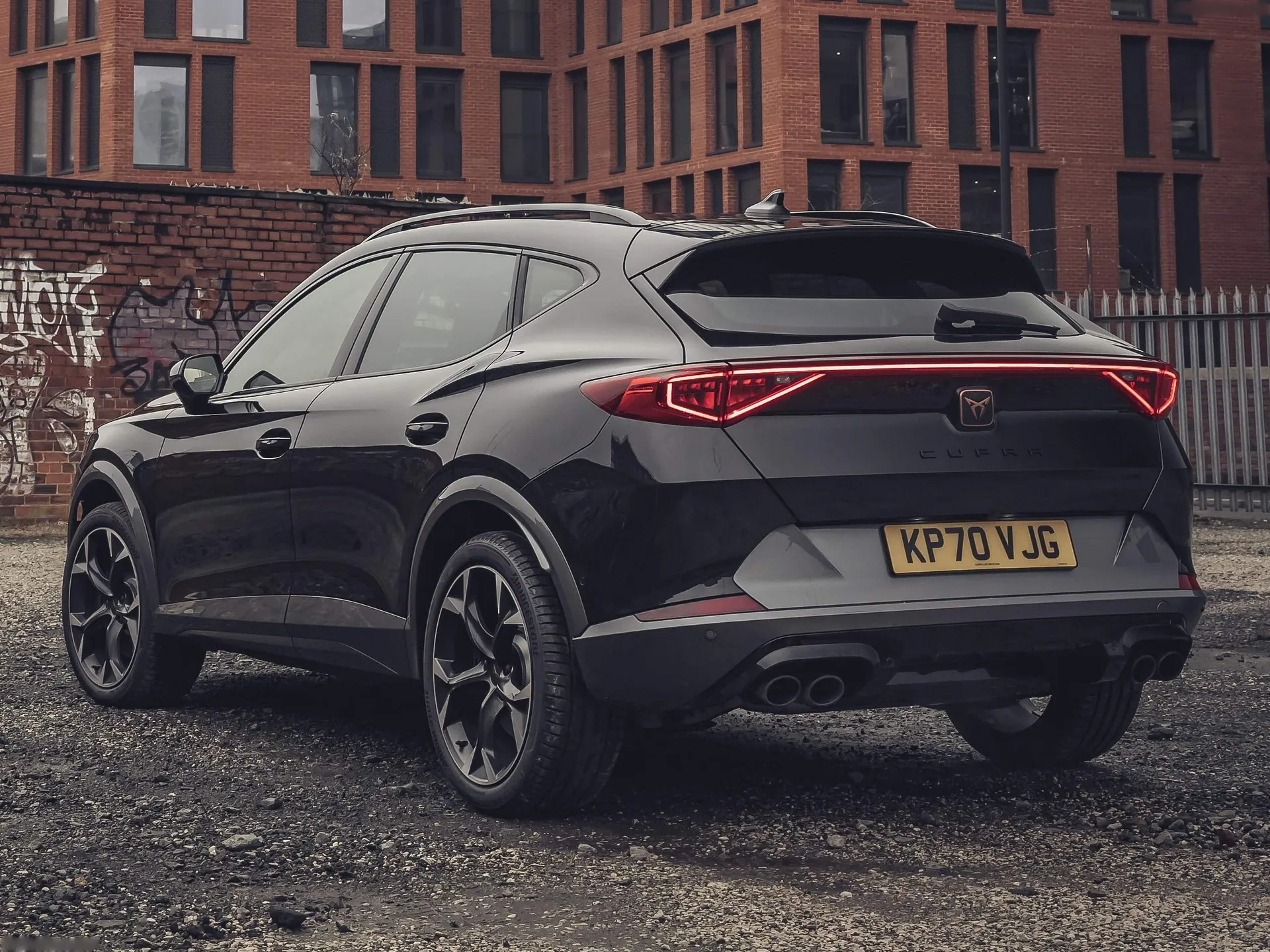 Cupra Formentor [UK] (2021) – zadní tříčtvrteční pohled