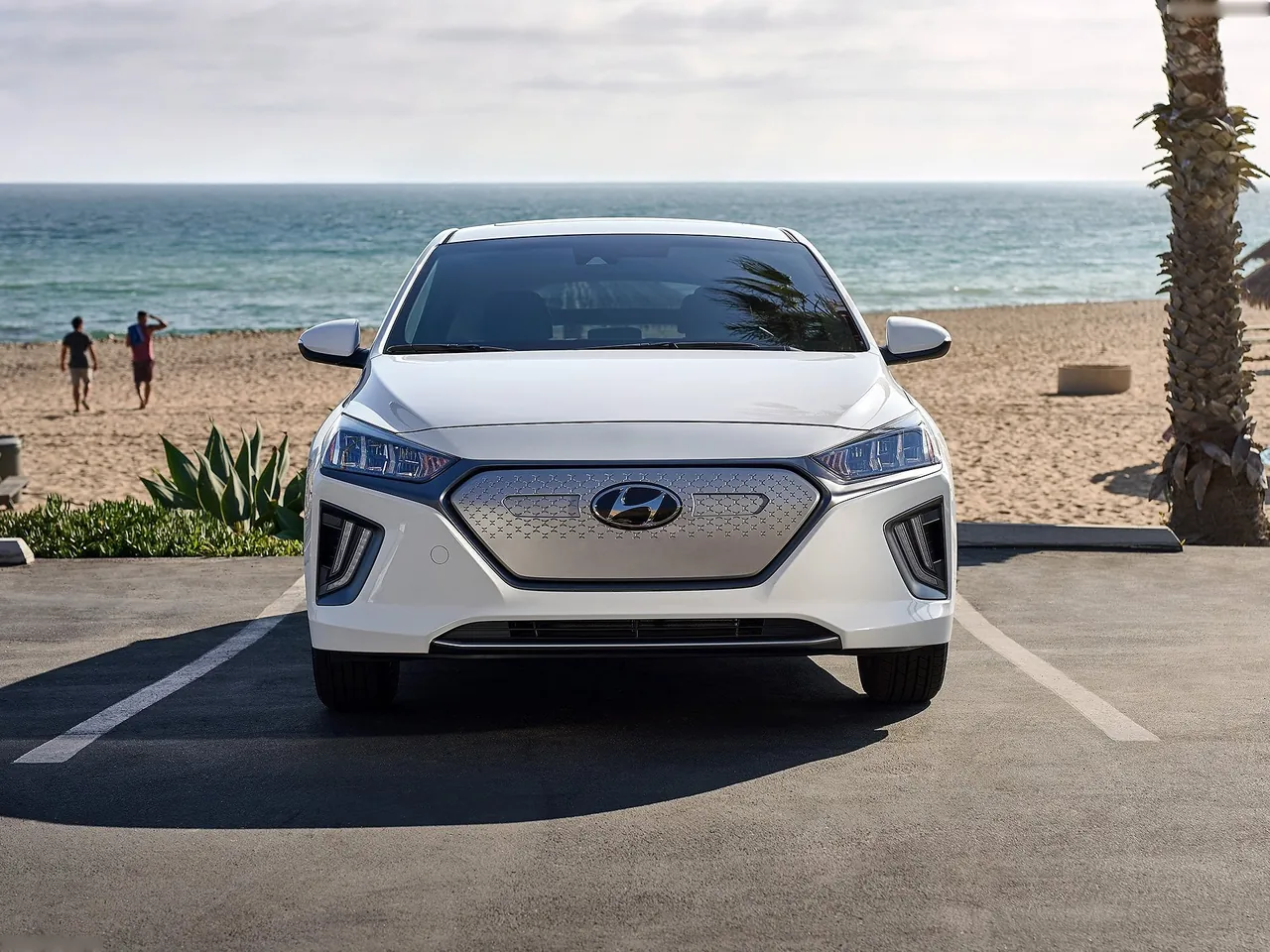 Hyundai Ioniq Electric [US] (2020) - Front