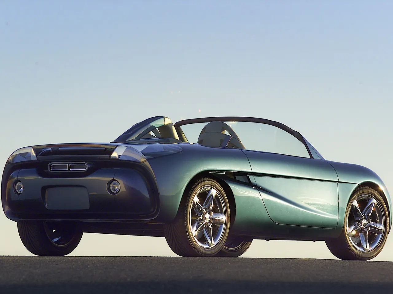 Hyundai HCD 6 Concept (2001) – zadní tříčtvrteční pohled