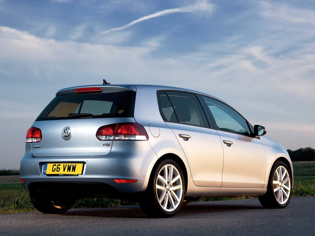 Volkswagen Golf (2009) - Rear Three-Quarter