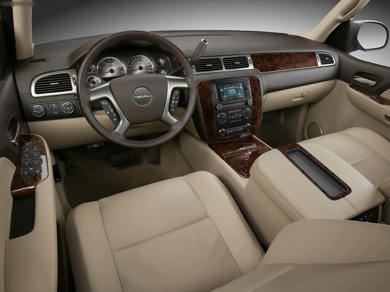 GMC Yukon Denali (2007) – interiér
