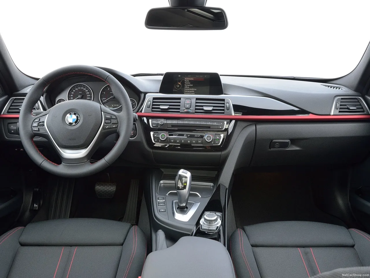 BMW 3-Series Touring (2016) – interiér