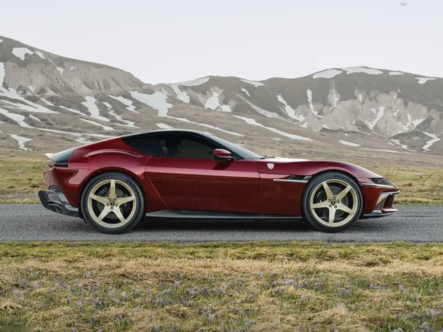 Ferrari 12Cilindri Manuale (2027)