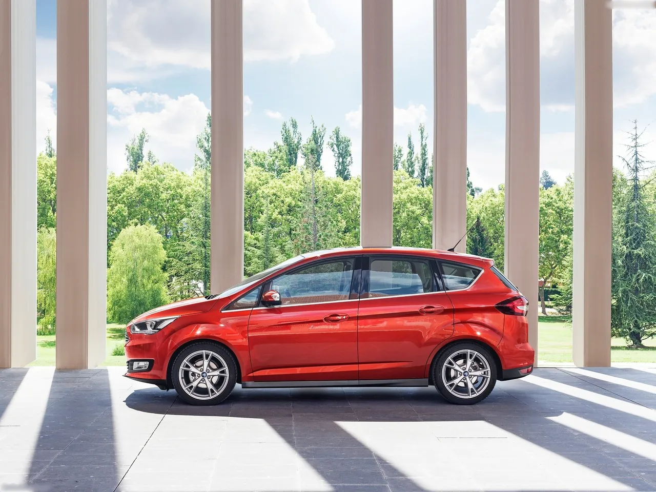 Ford C-MAX (2015) – boční profil