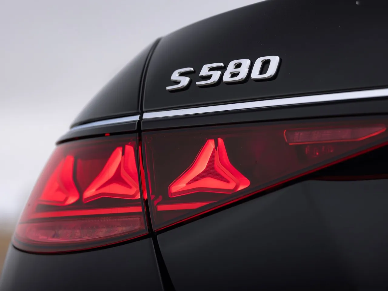 Mercedes-Benz S580 4Matic Maybach [US] (2027)
