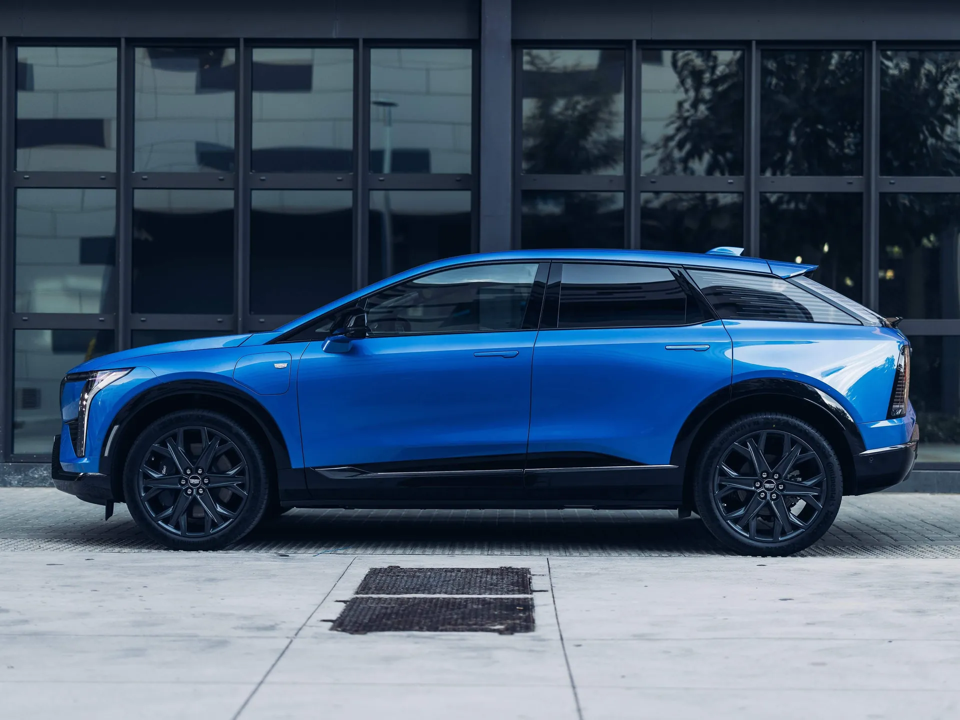 Cadillac Optiq (2025) – boční profil