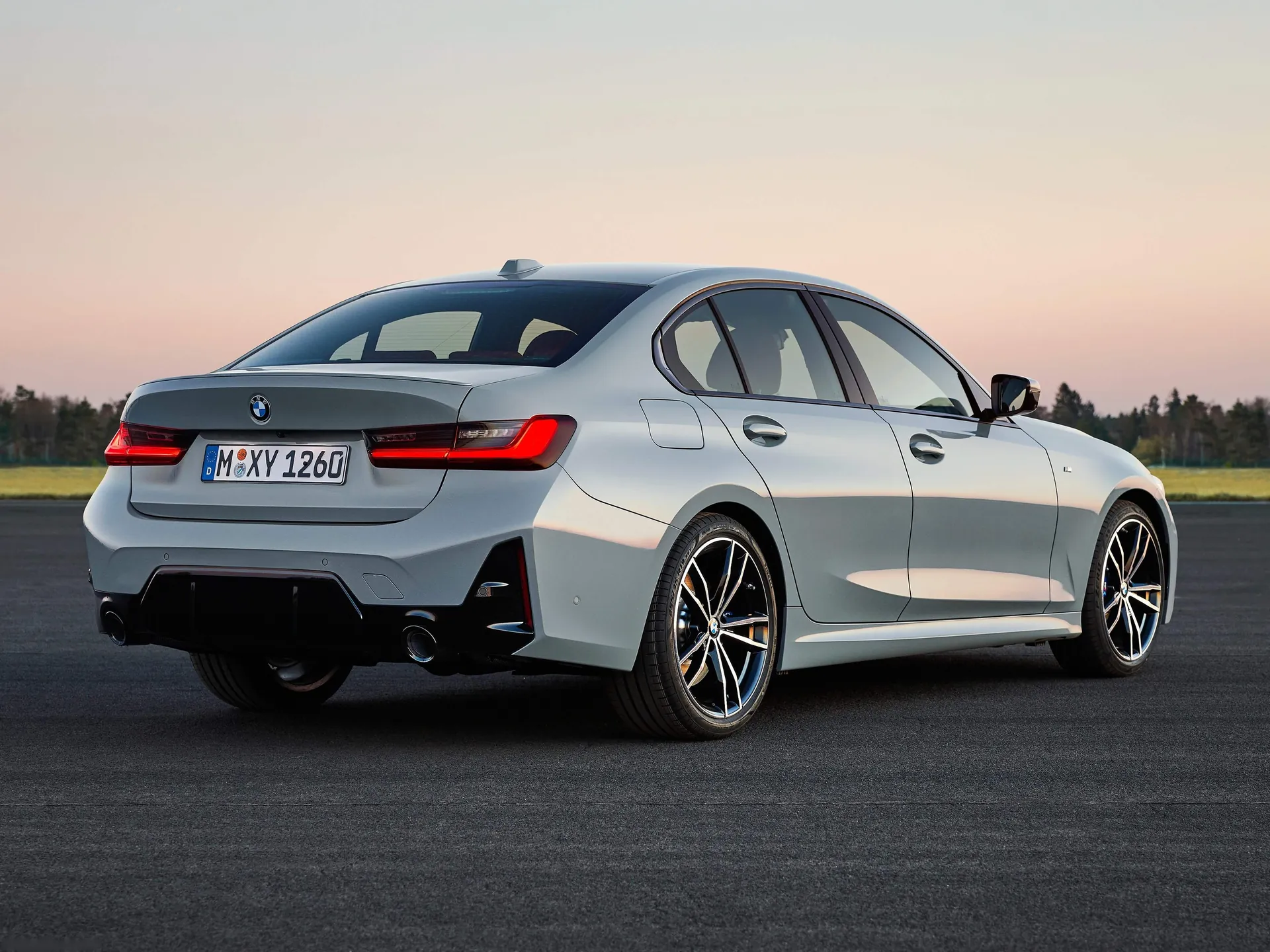 BMW 3-Series (2023) – zadní tříčtvrteční pohled