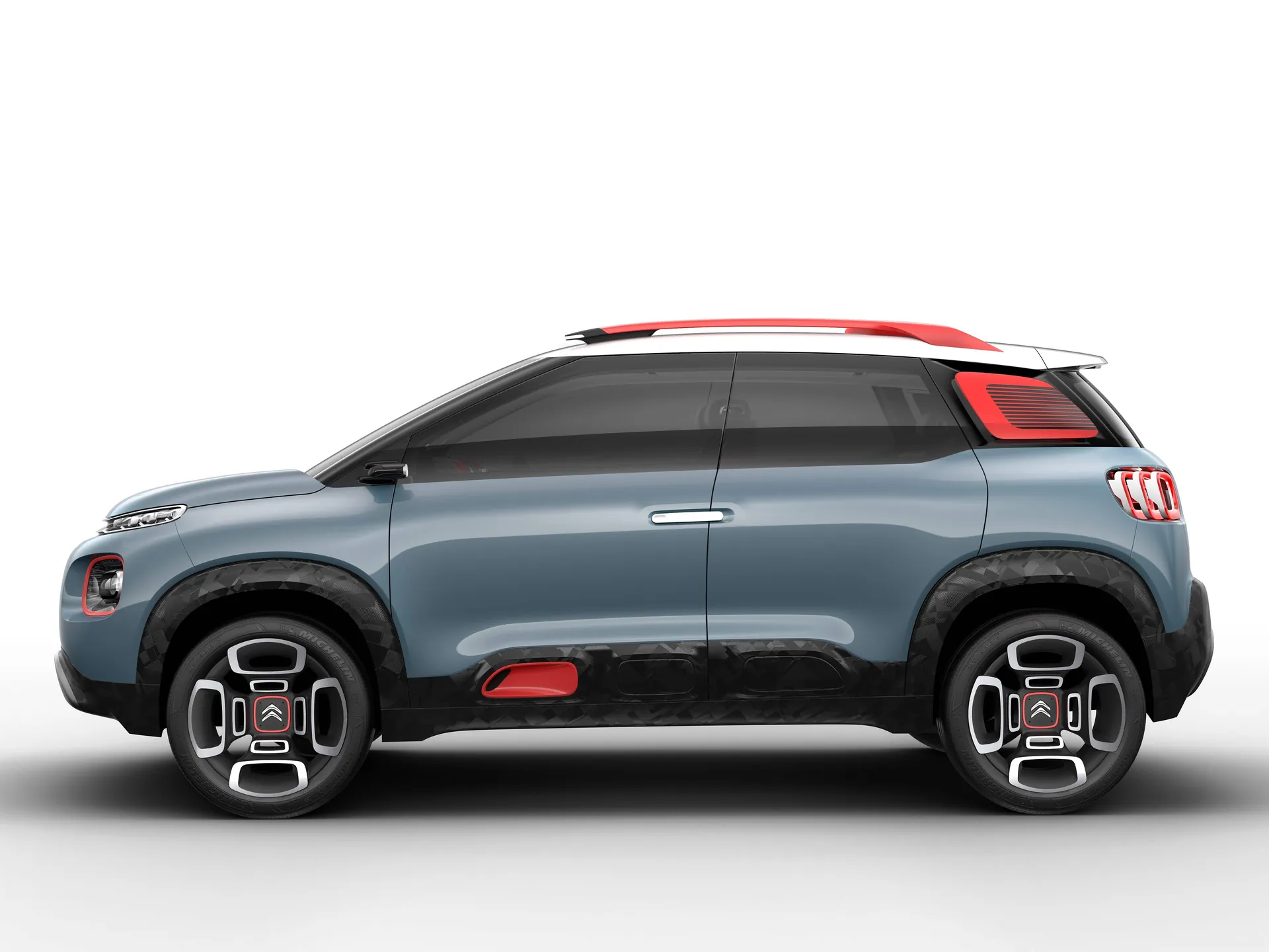 Citroen C-Aircross Concept (2017) – boční profil