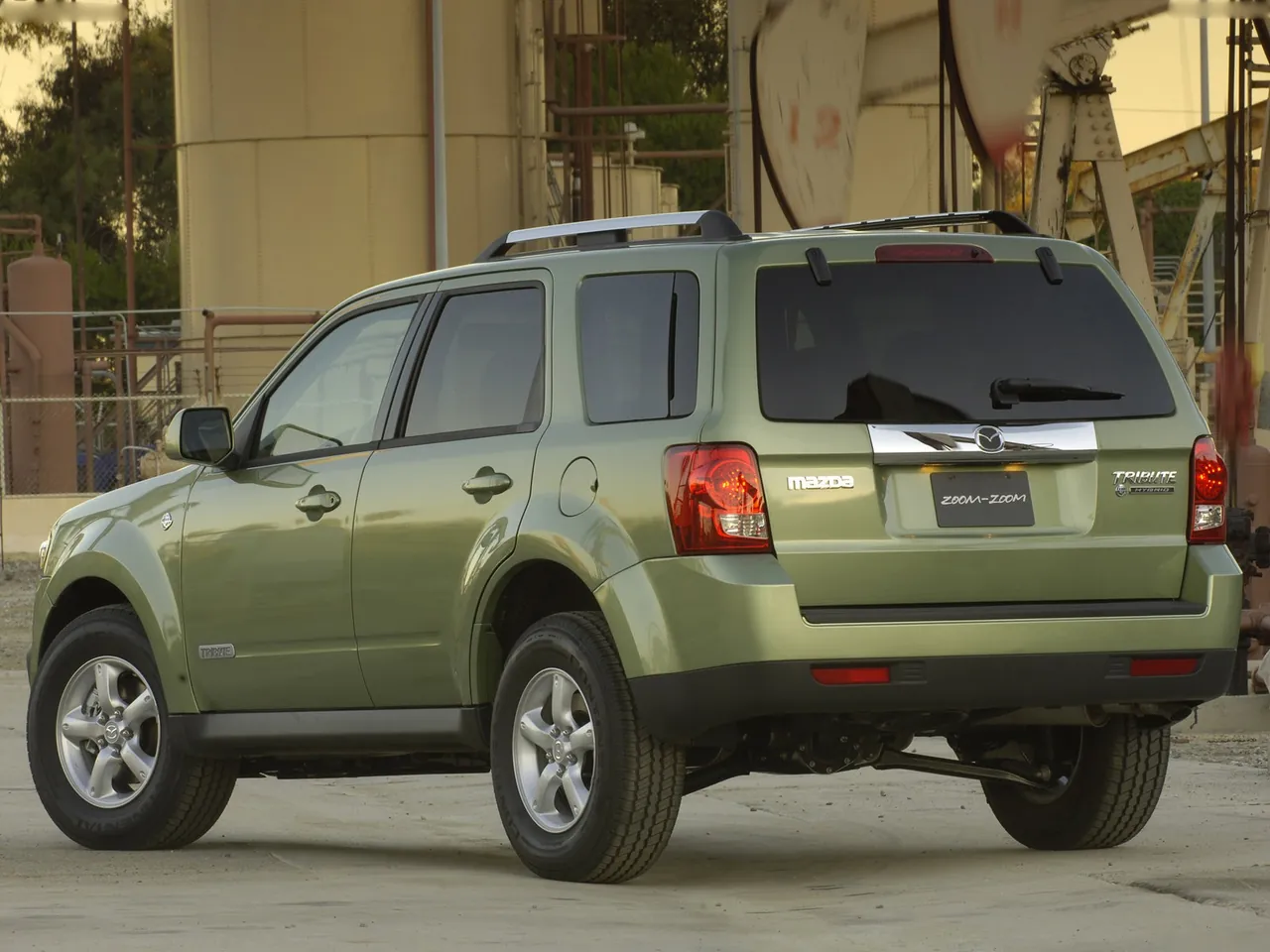 Mazda Tribute Hybrid-Electric Vehicle (2008) – zadní tříčtvrteční pohled
