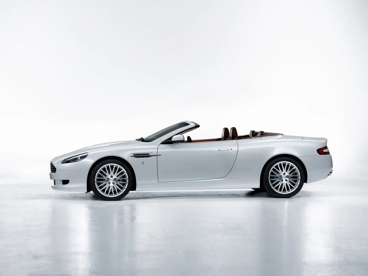 Aston Martin DB9 Volante (2009) - Side Profile