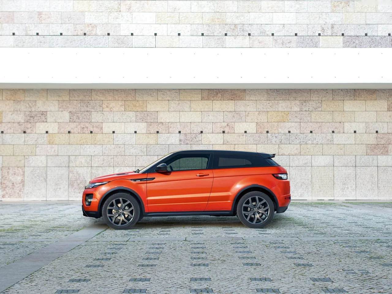 Land Rover Range Rover Evoque Autobiography Dynamic (2015) - Side Profile