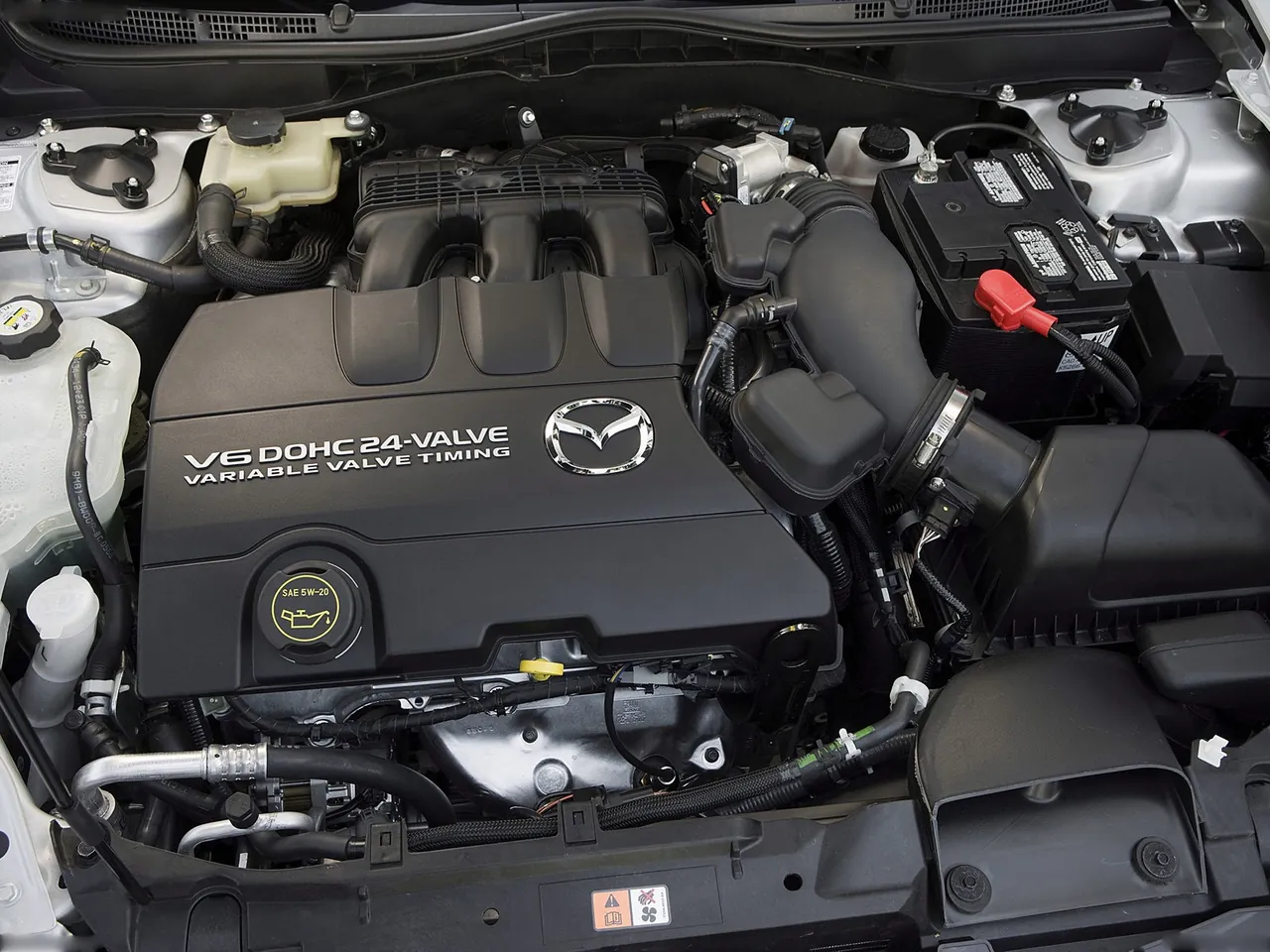 Mazda 6 US-spec (2009) – motorový prostor