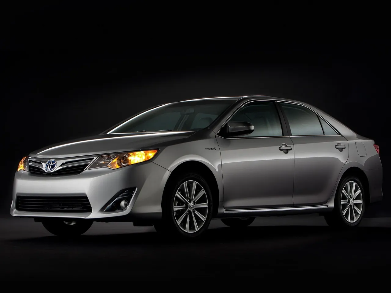 Toyota Camry Hybrid (2012)