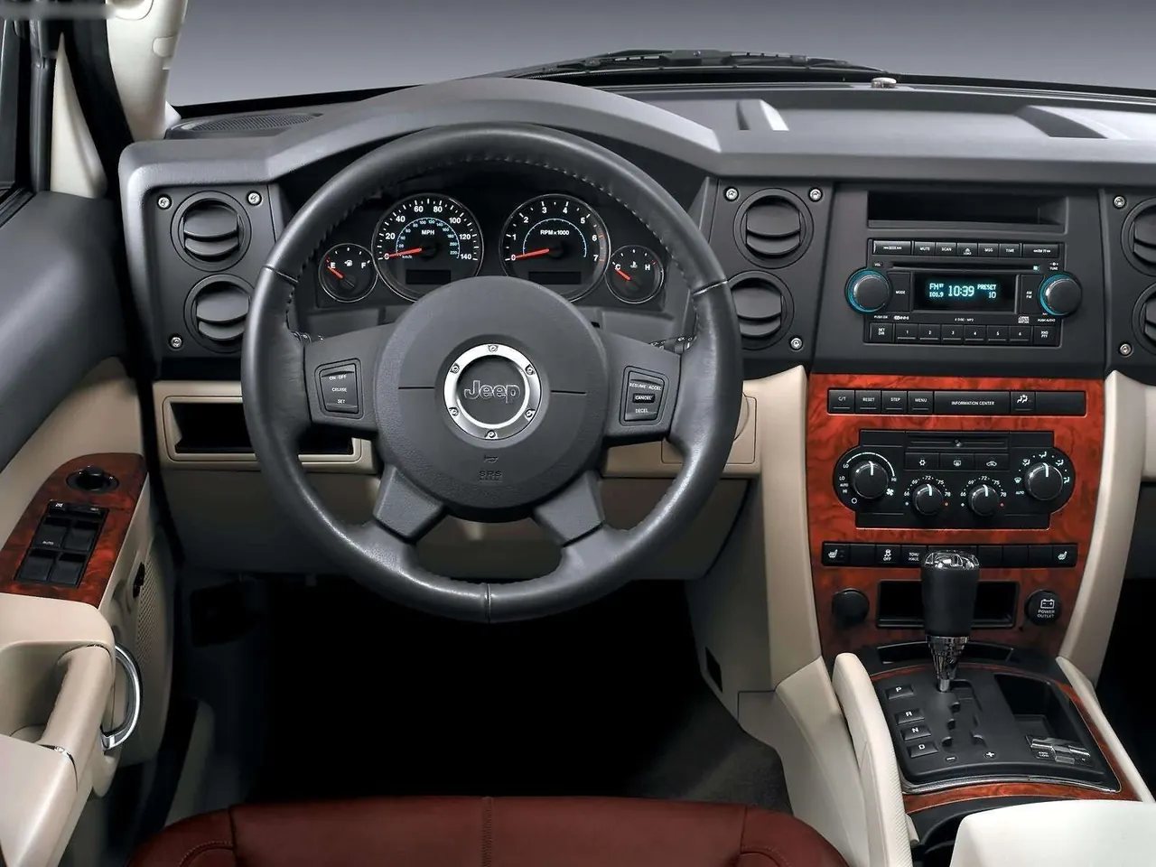 Jeep Commander 4x4 Limited 5.7 HEMI (2006) - Interior