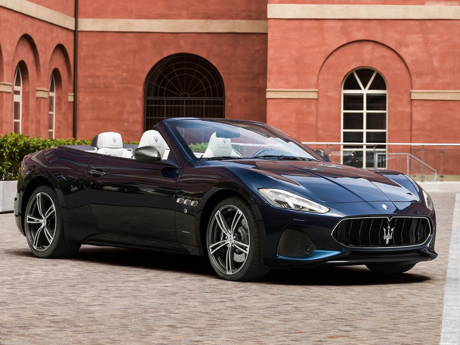 Maserati GranCabrio (2018)