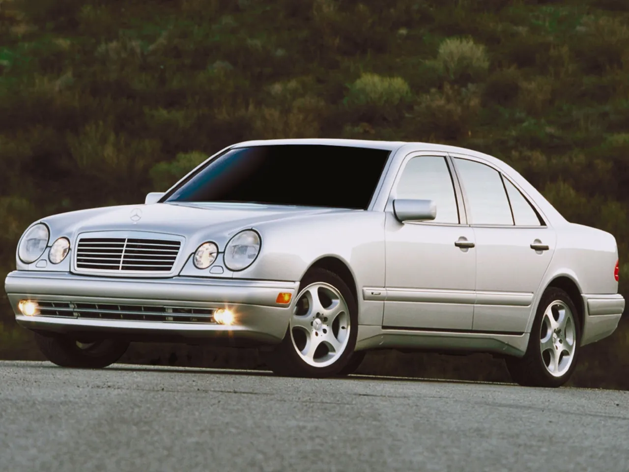 Mercedes-Benz E-Class (1999)