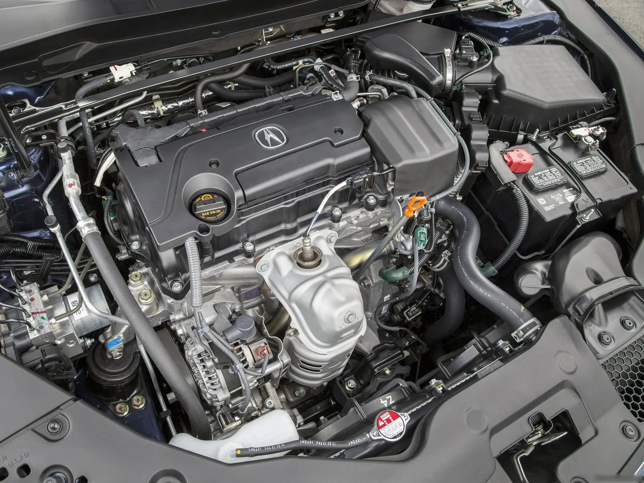 Acura TLX (2015) – motorový prostor