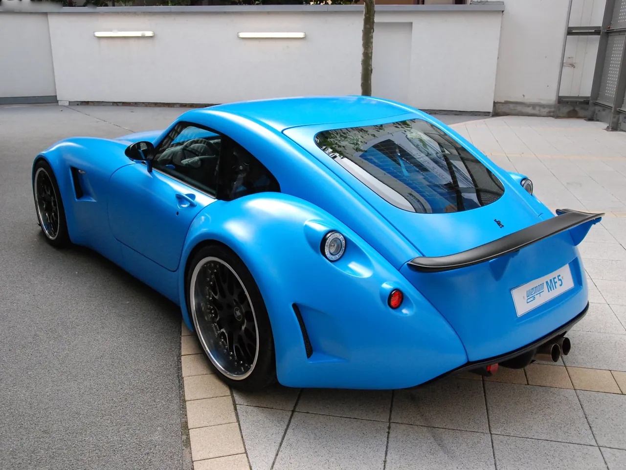 Wiesmann GT MF5 (2008) – zadní tříčtvrteční pohled