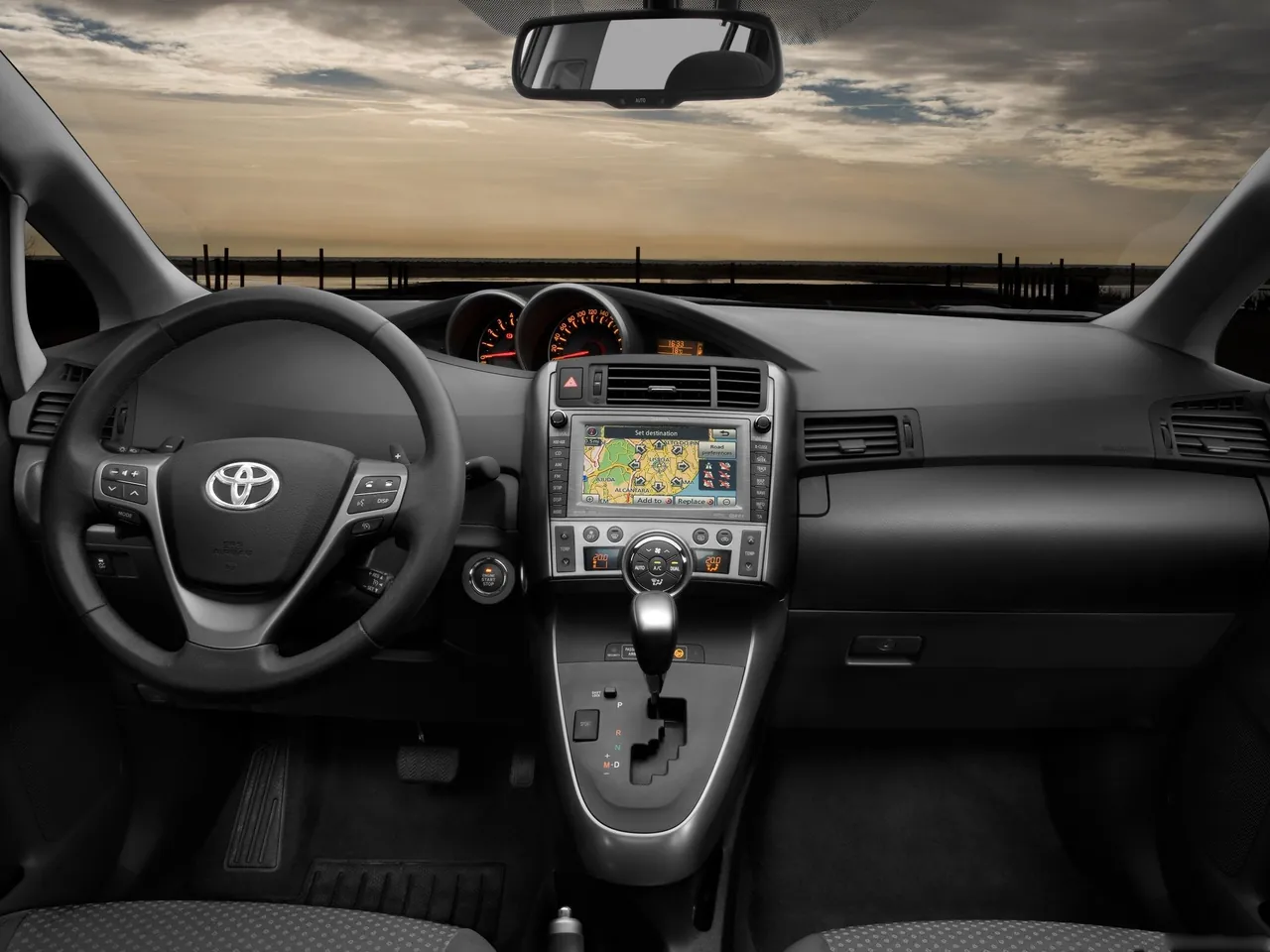 Toyota Verso (2010) – interiér