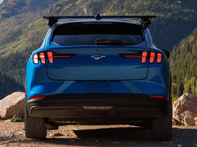 Ford Mustang Mach-E Trail (2027)