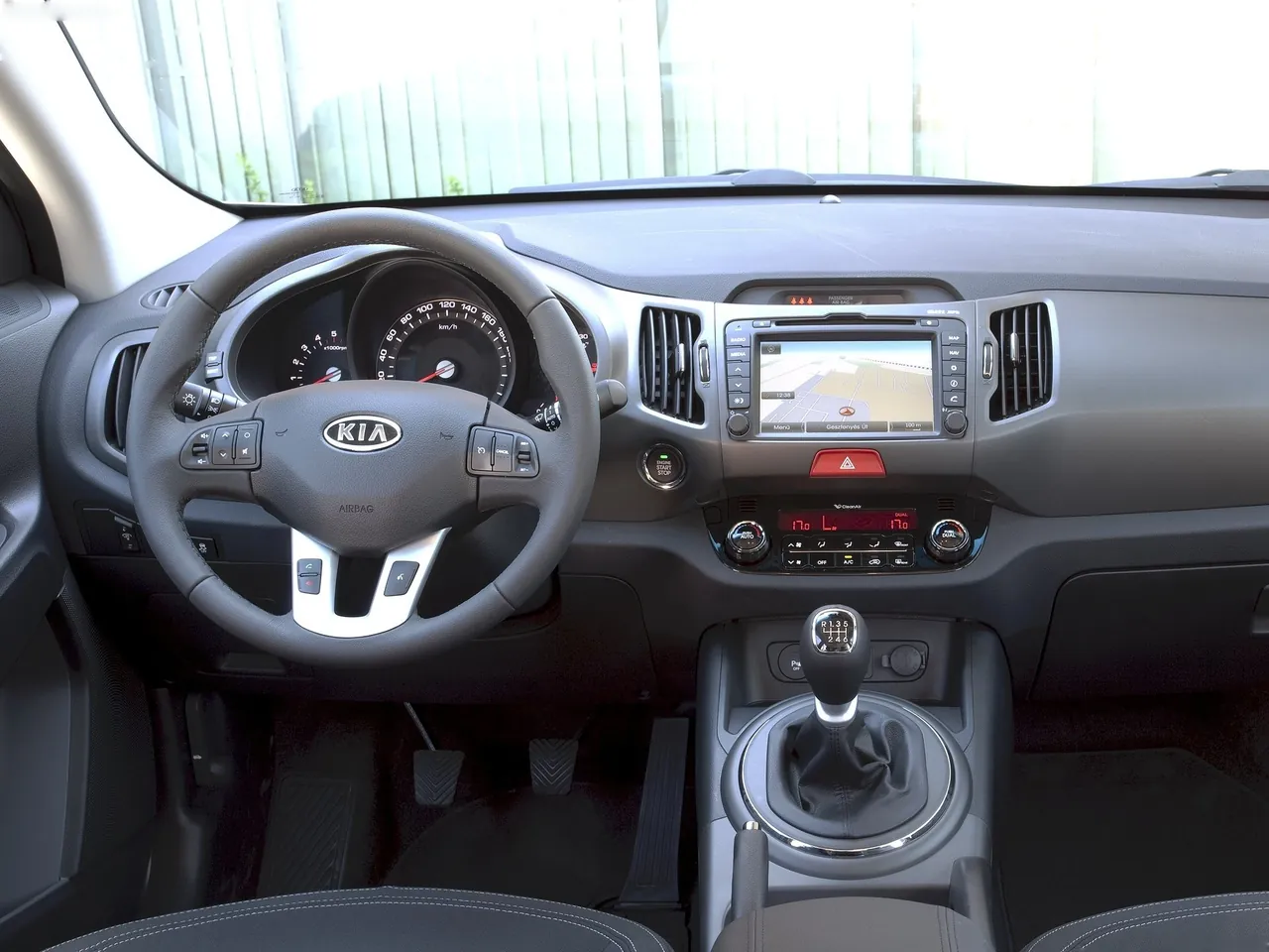 Kia Sportage (2011) – interiér
