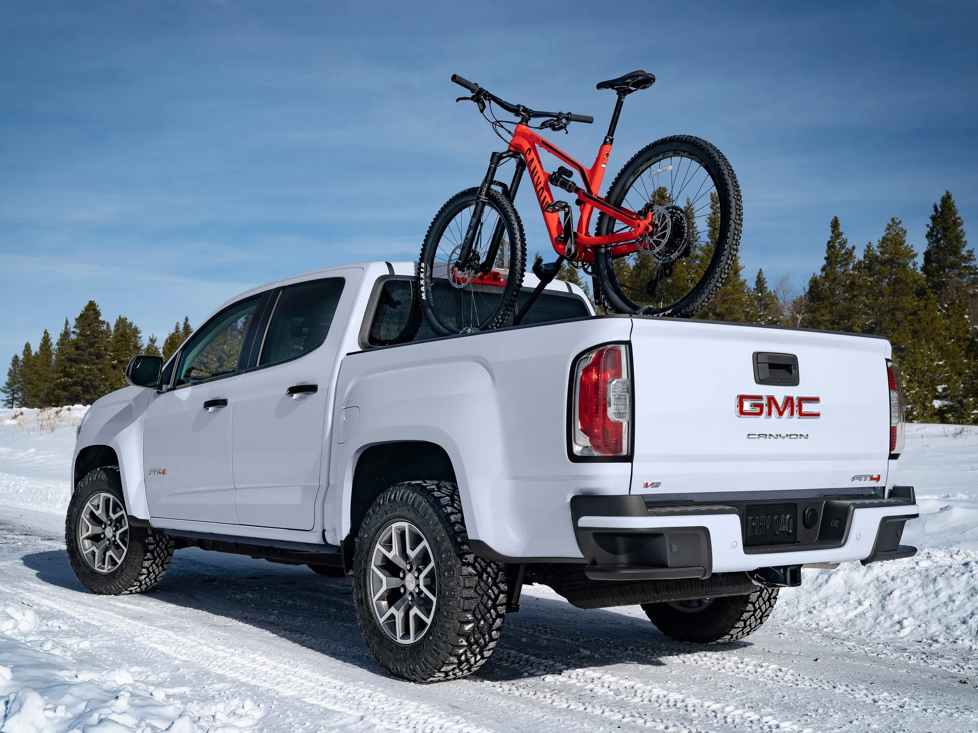 GMC Canyon (2021) – zadní tříčtvrteční pohled