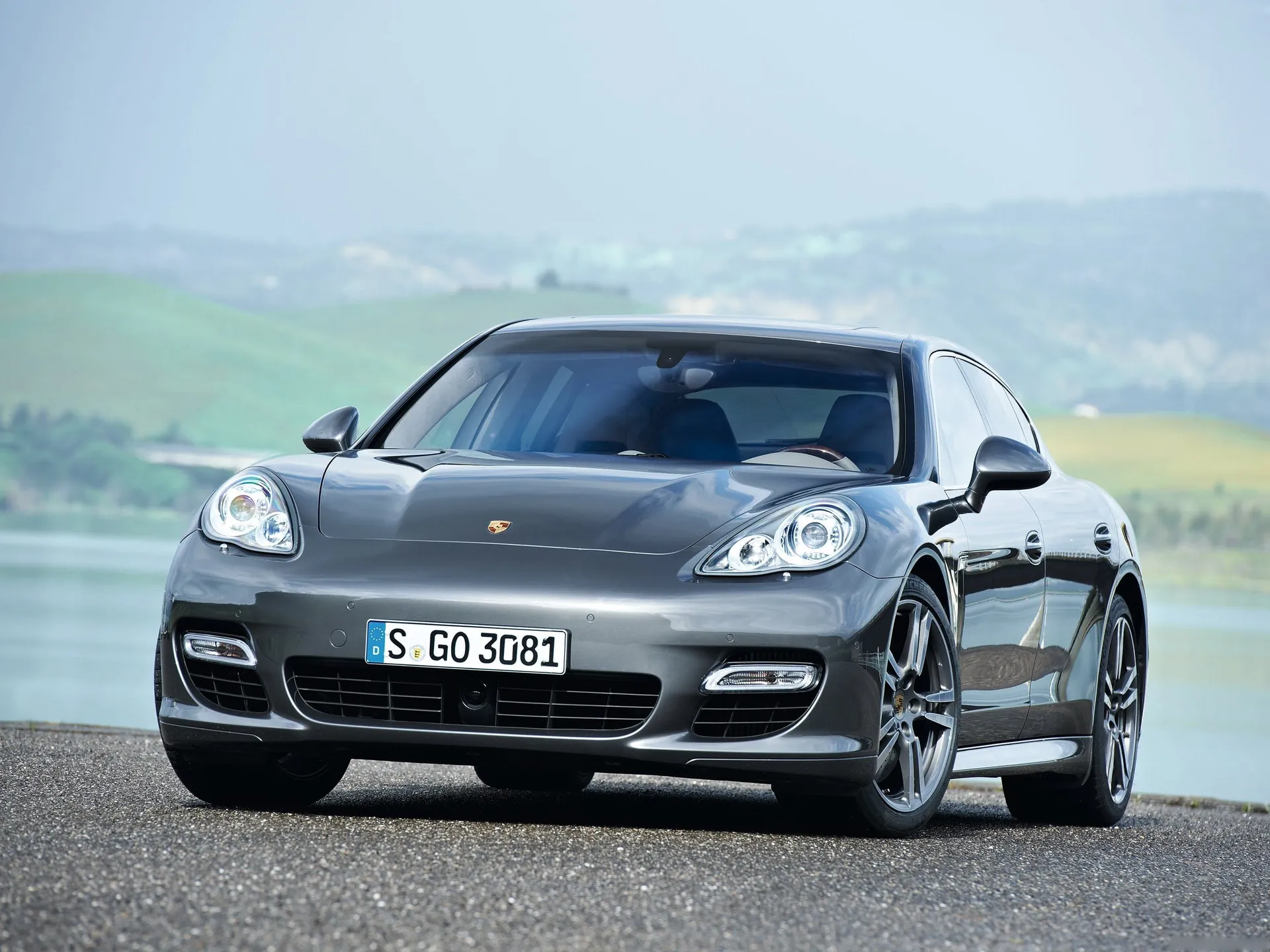 Porsche Panamera Turbo S (2012)