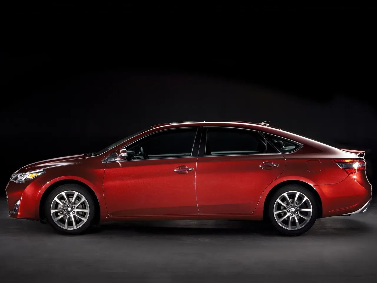 Toyota Avalon (2013) - Side Profile