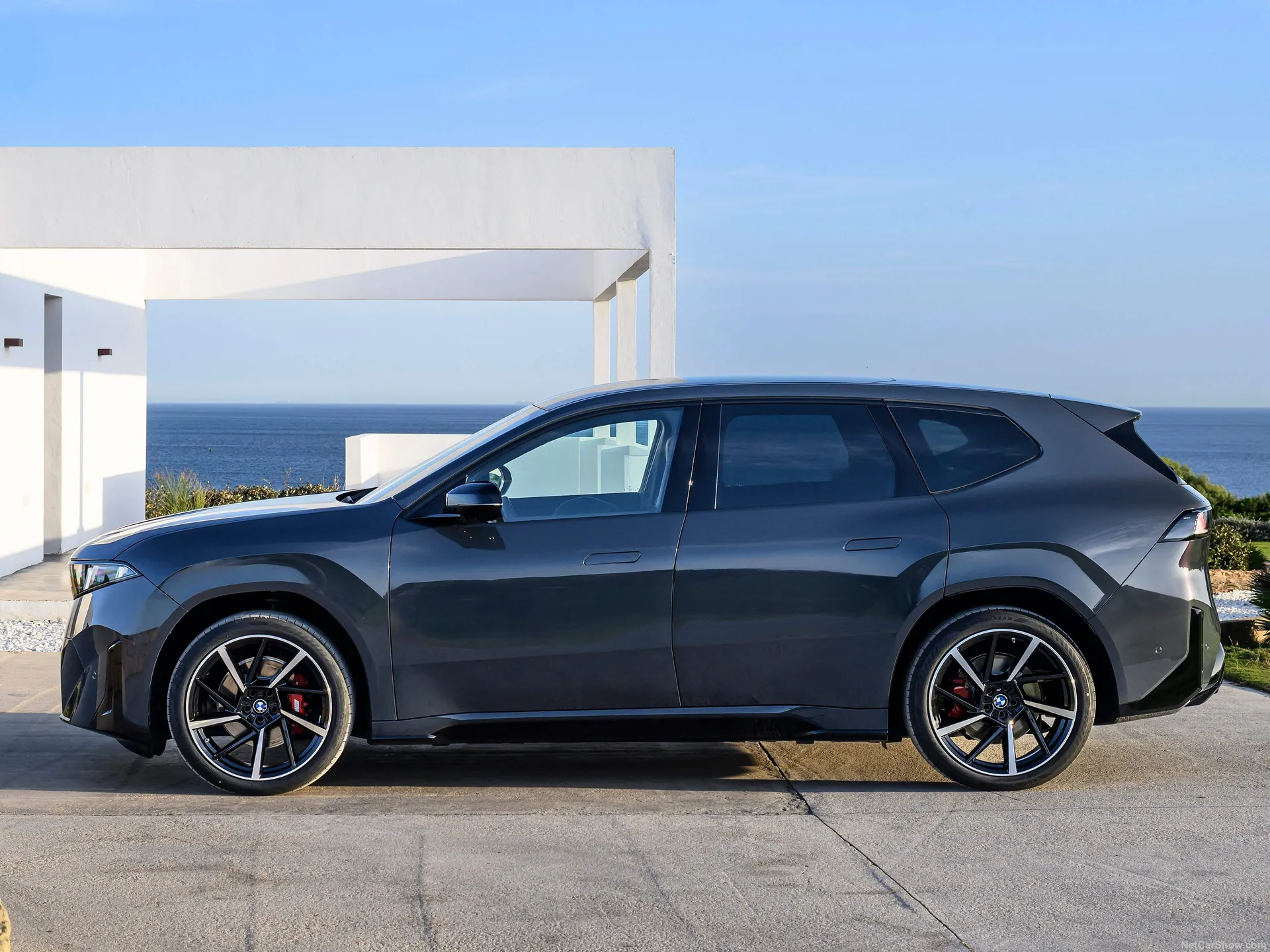 BMW iX3 (2026) – boční profil
