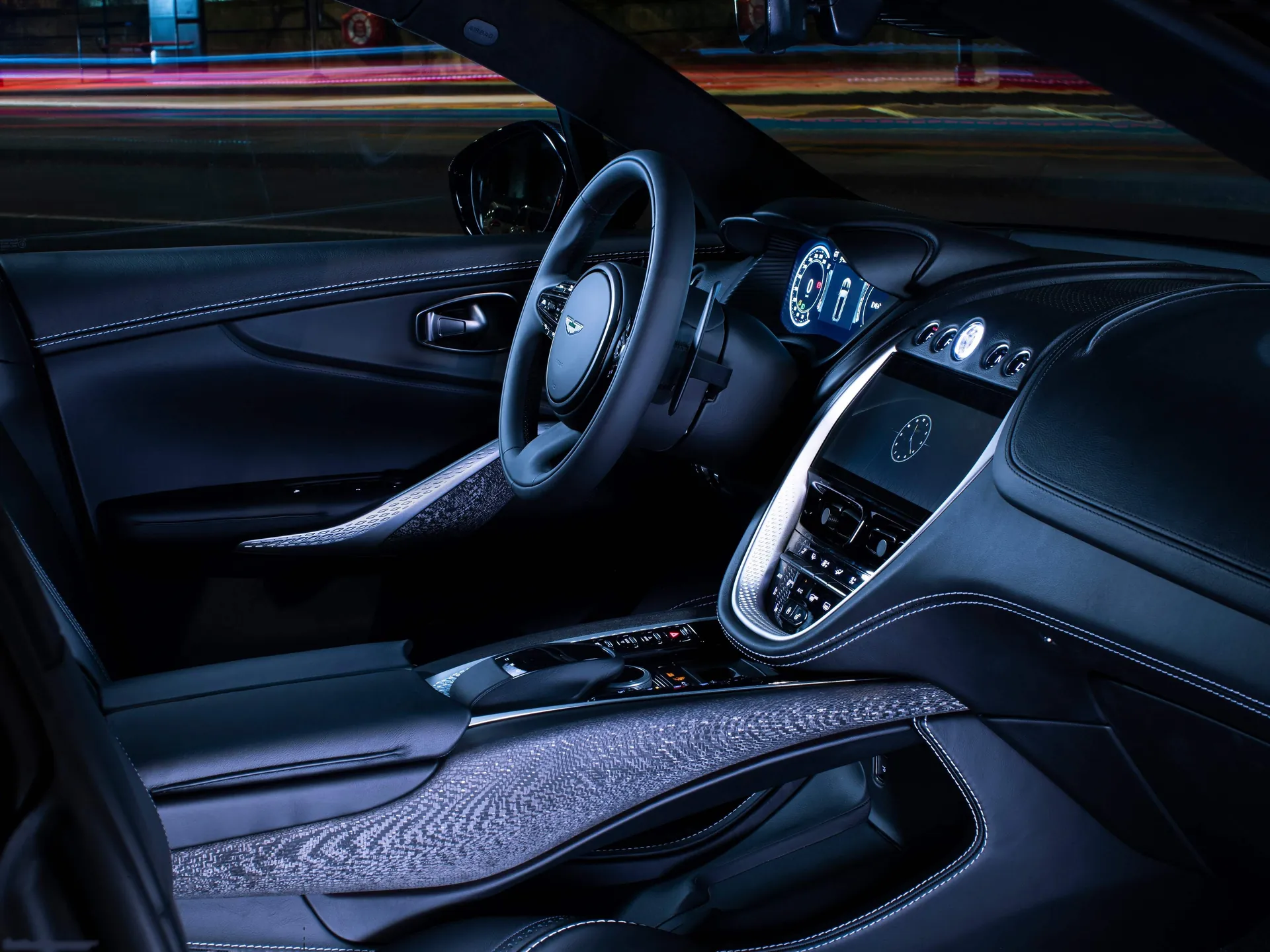 Aston Martin DBX by Q (2021) – interiér