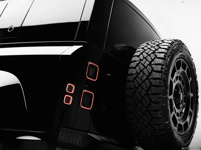 Land Rover Defender Octa Black (2026)