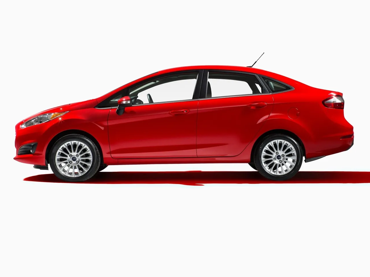 Ford Fiesta Sedan (2014) – boční profil