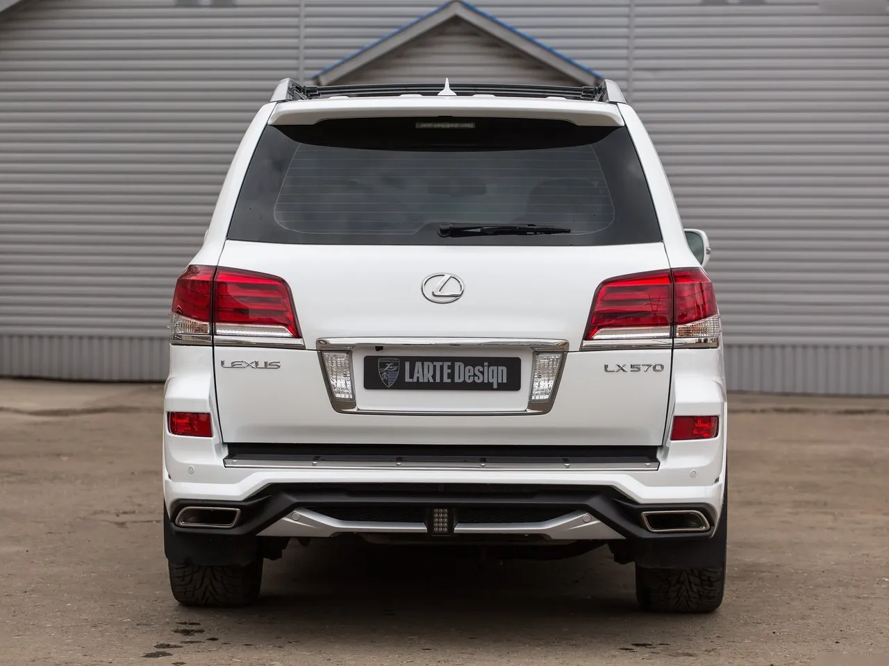 Larte Lexus LX570 Alligator (2015) – zezadu